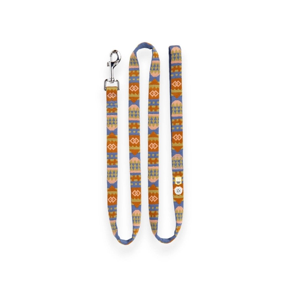 Nightless Night Leash — productfoto op witte achtergrond