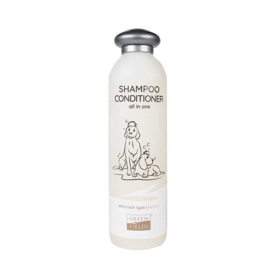 Greenfields Shampoo & Conditioner — productfoto op witte achtergrond