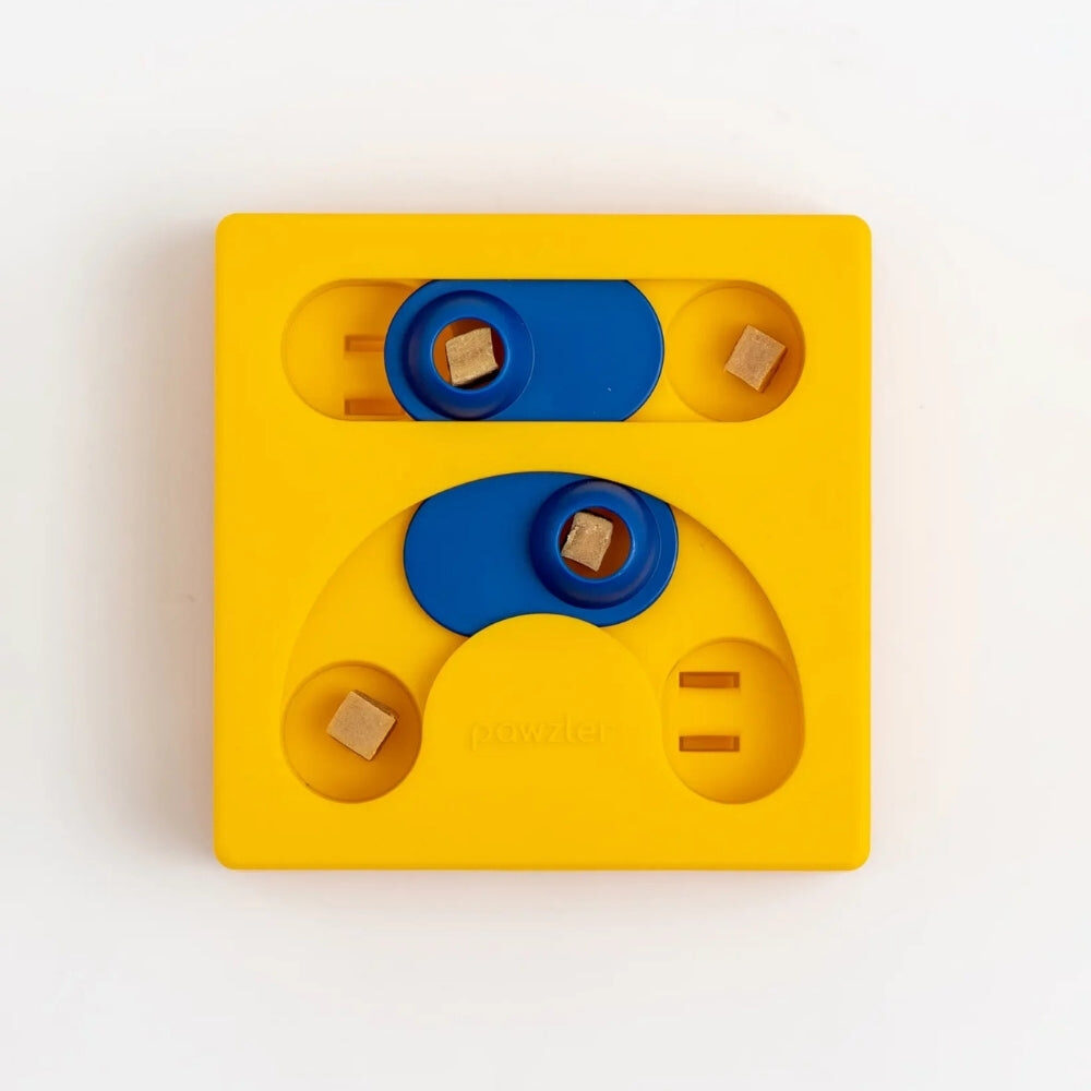 Pawzler Kaya puzzelstuk met hondensnoepjes onder de schuifjes