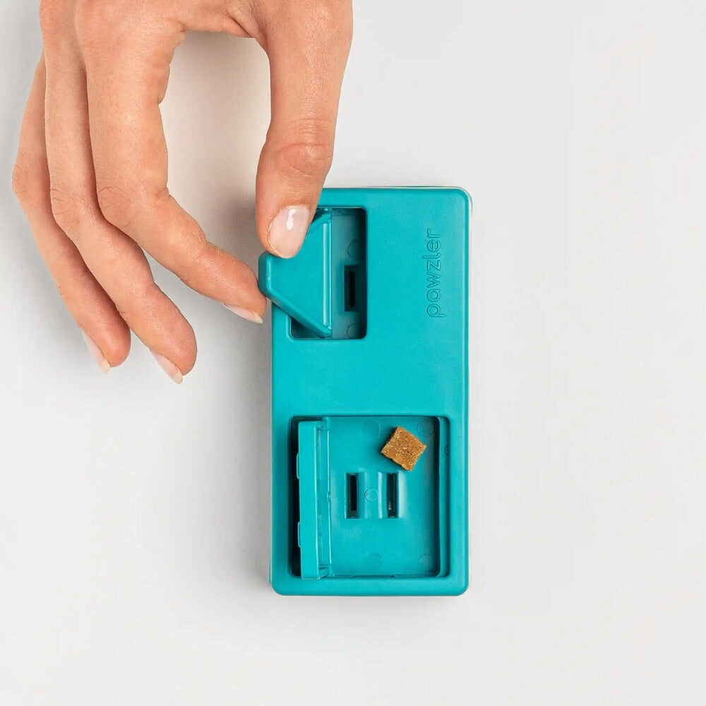 Klepje van het Pawzler Nai puzzelstuk openen met de hand