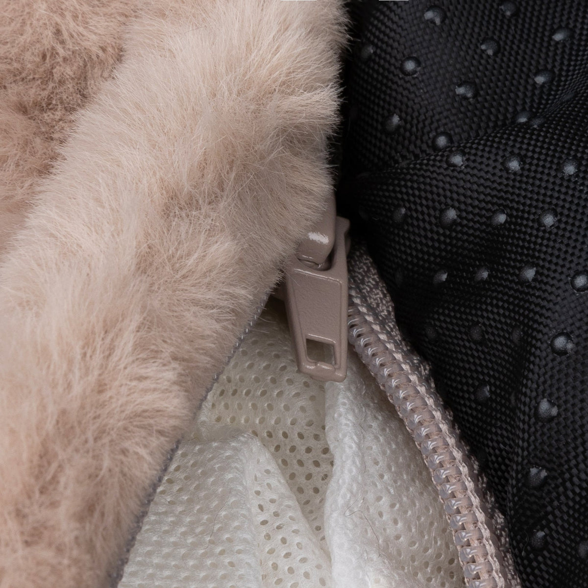 District 70 NUZZLE Bankbed — product- en sfeerfoto 9