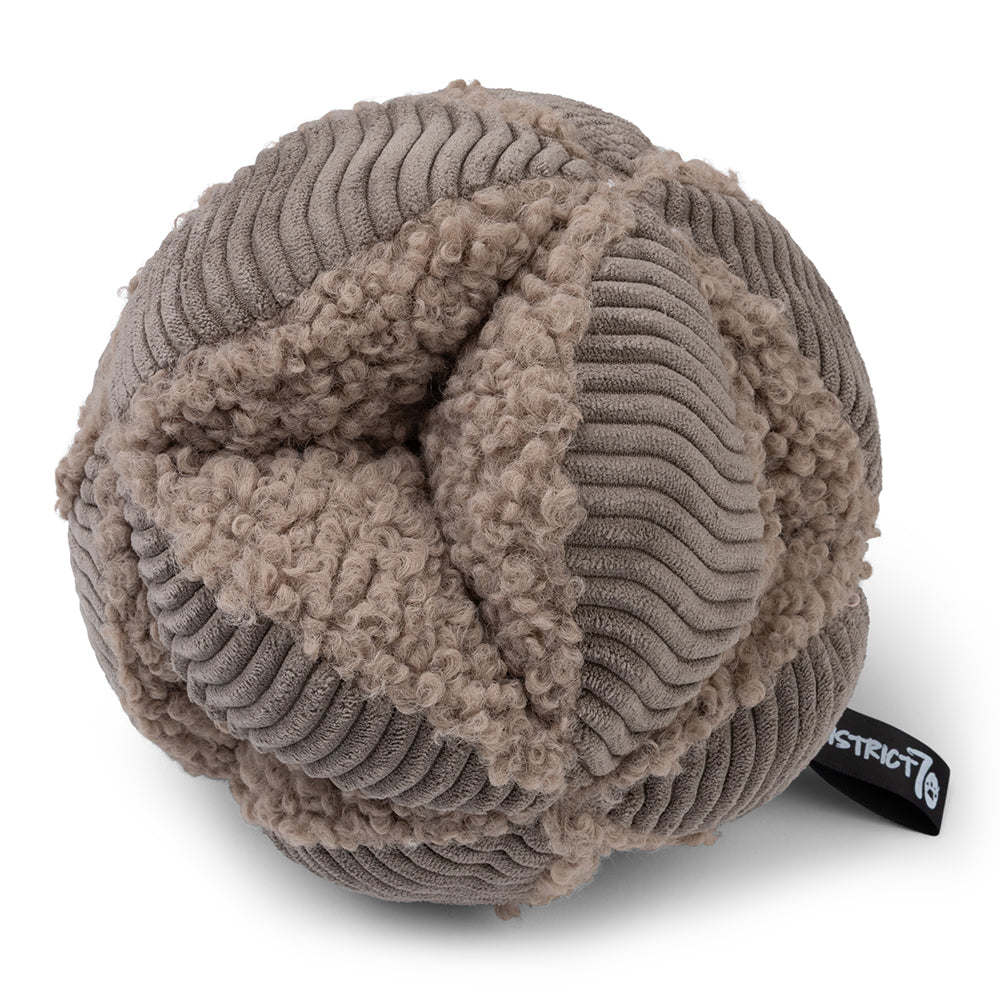 District 70 BOBBY Snuffelbal — product- en sfeerfoto 13, kleur taupe